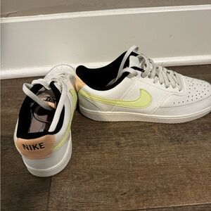 Nike Court Brand New Sneaker